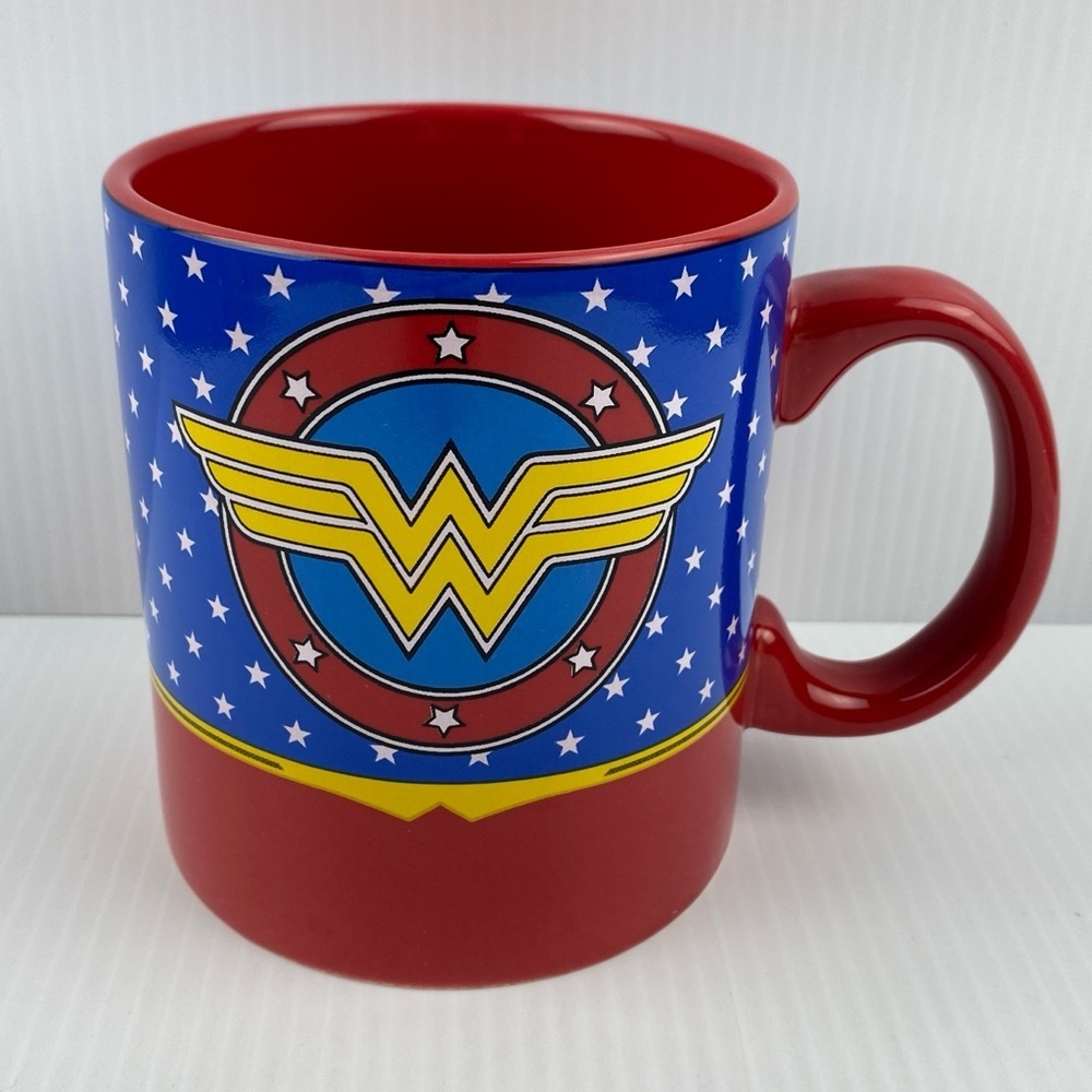 Wonder Woman Mug Large 20 Ounce Ceramic Coffee Cup DC Comics